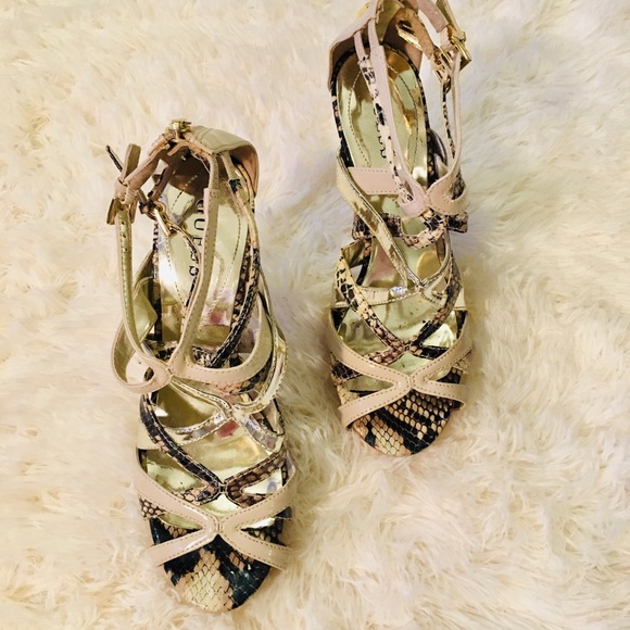 Beautiful Guess snake skin high heels - Picture 3 of 3